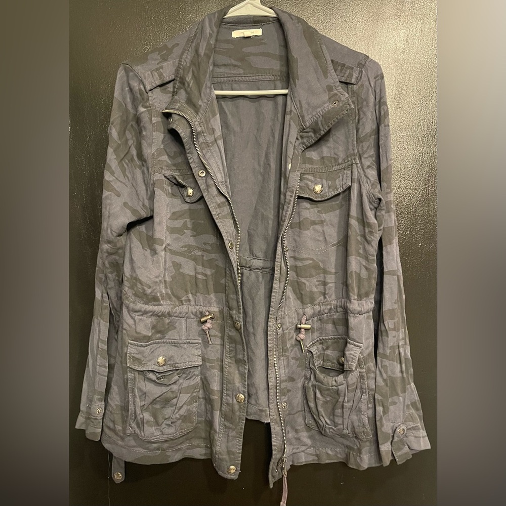 Maurice’s blue and black camo light jacket size M